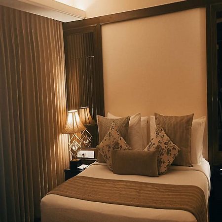 Hotel Home In By Amrik Sukhdev 소니파트 외부 사진